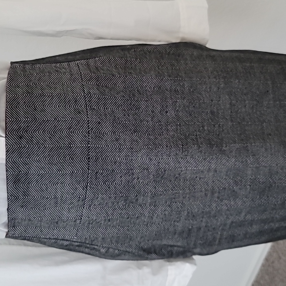 Express Design Studio gray and white midi pencil skirt